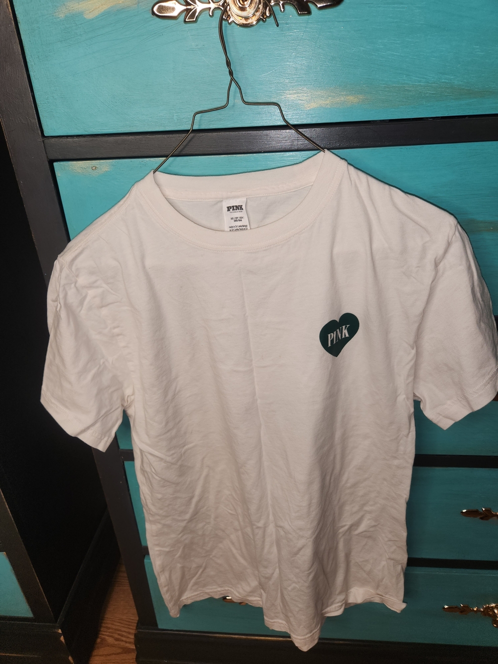 PINK Victoria's Secret Women's White Logo Heart Crewneck Tee